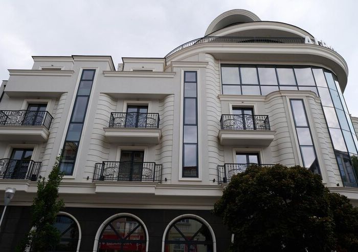 Efab Kasana 6 Bedroom Luxury Apartment